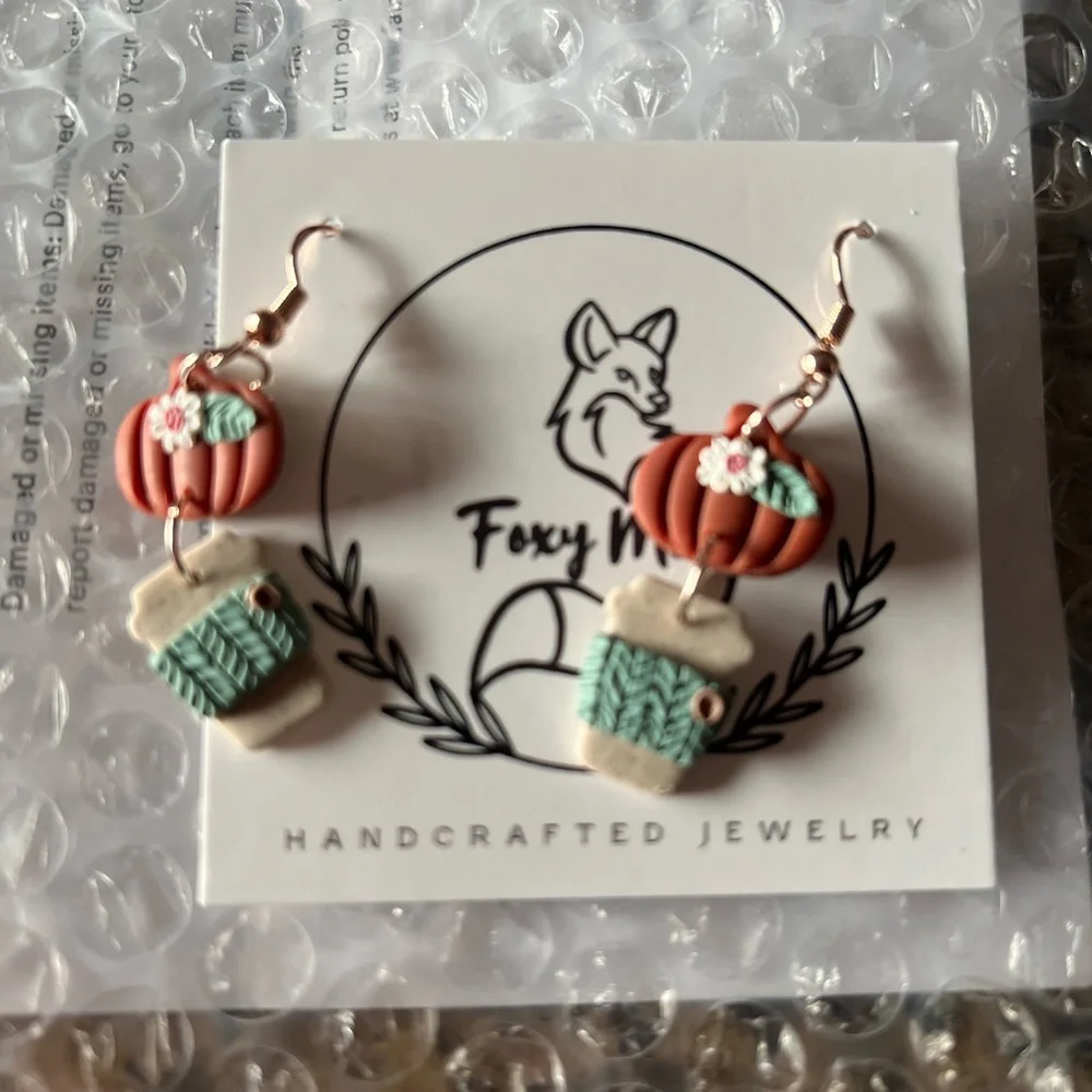 Cute Pumpkin Latte earrings. - Picture 2 of 2